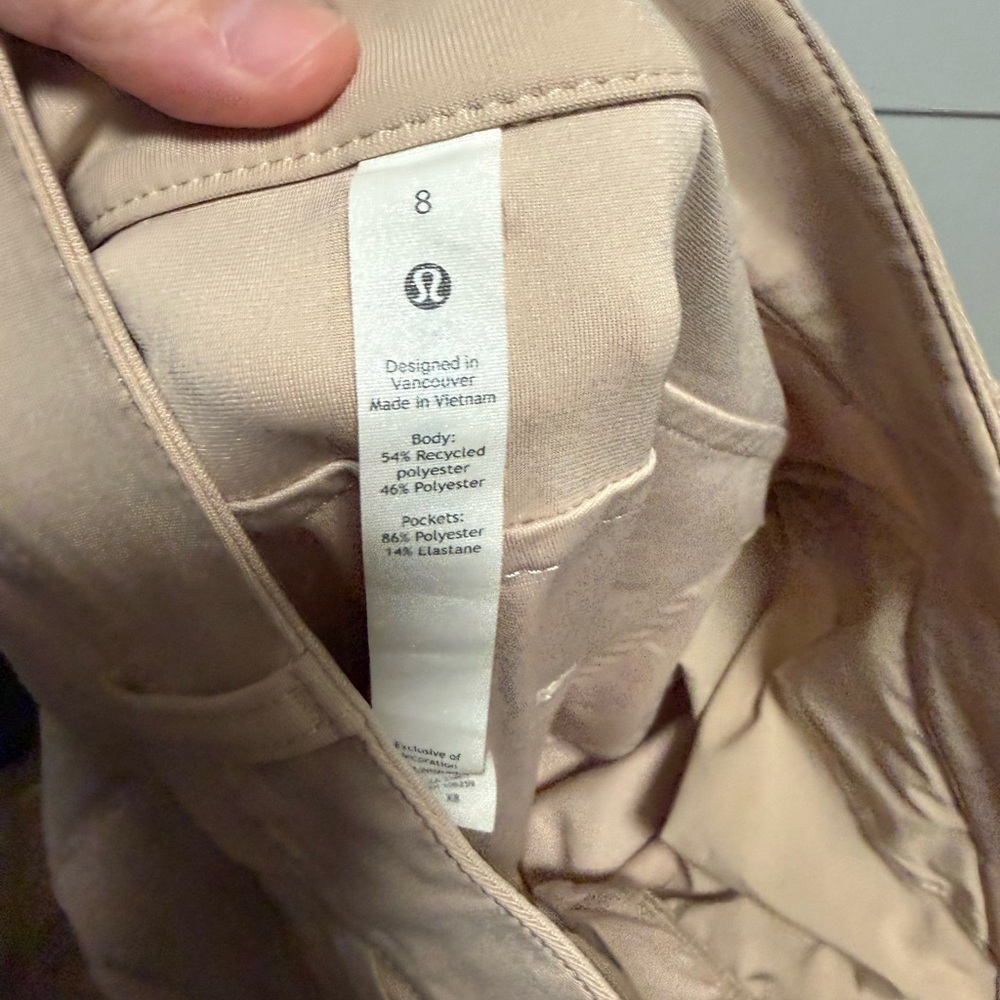 Lululemon City Sleek 5 Pocket 7/8 Pant
Cafe Au Lait size 8 - Picture 6 of 7